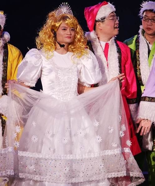 参加阿里十周年晚会感想,马云的朋克造型雷到