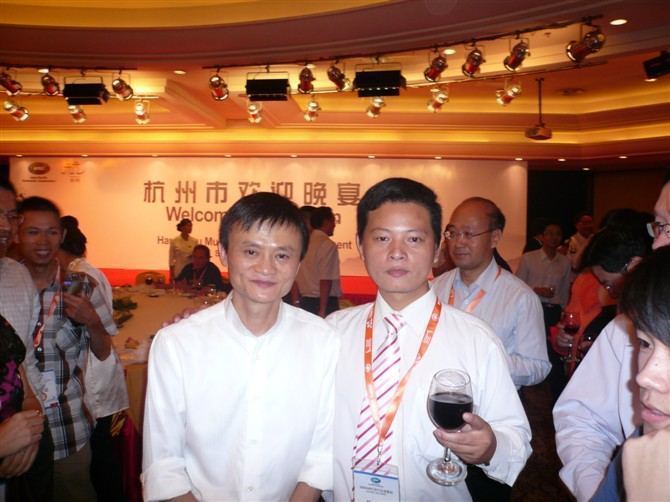 湖北卫视新闻联播:独家报道小粉笔出口国际市