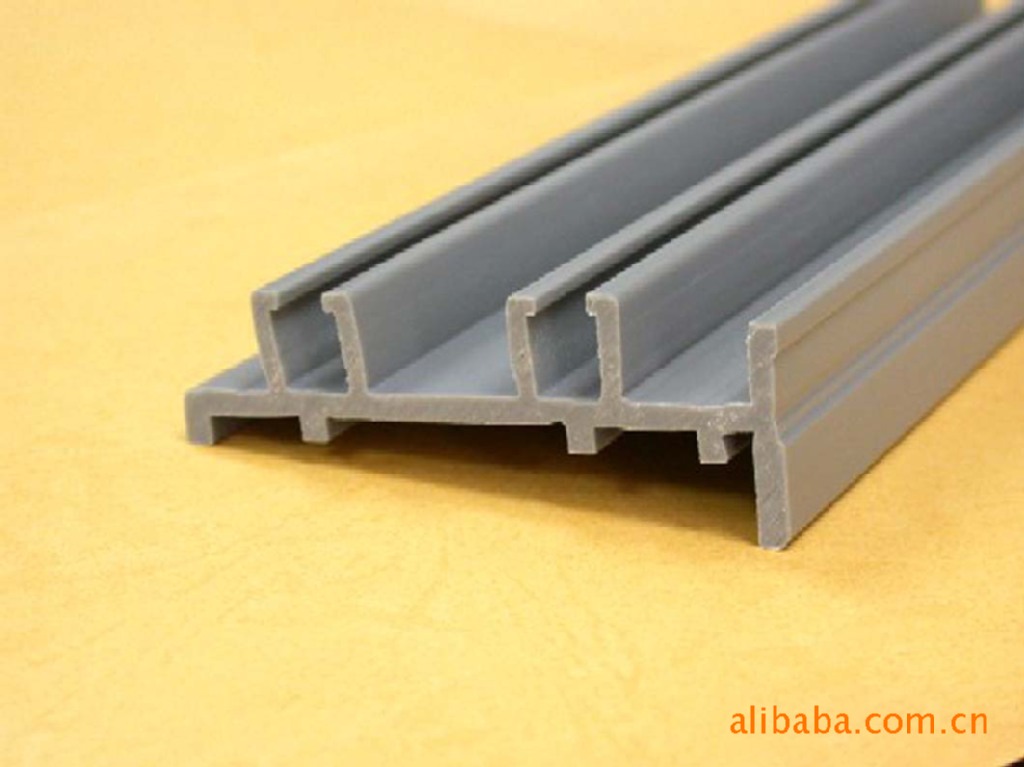 PVC硬質真空定型熱擠型材