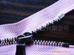 供应七彩牙拉链、七彩牙金属拉链、彩牙拉链、码装