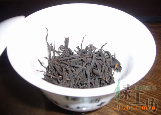 CH0021乌龙红茶直销价300元茶.JPG