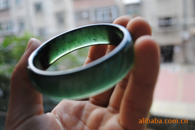 【批发定制精美玉器 女士饰品 玉器 泰山玉 手镯