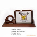 红木办公笔筒台历