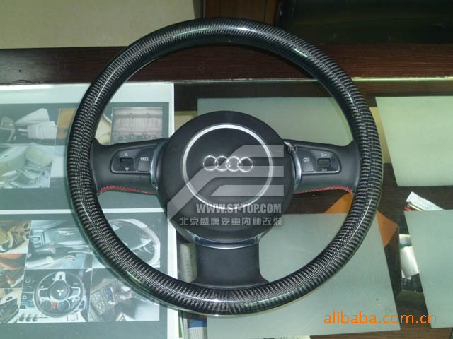 奥迪A8方向盘全黑色碳纤维 图片