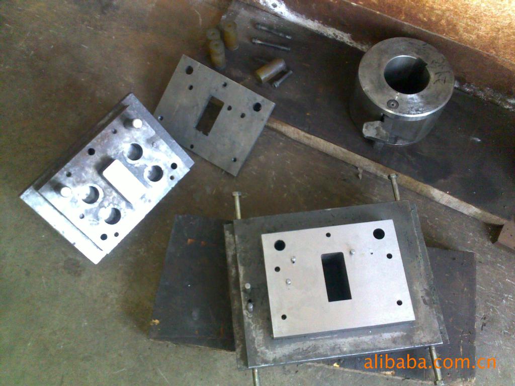 供应各种型号数控冲压模具