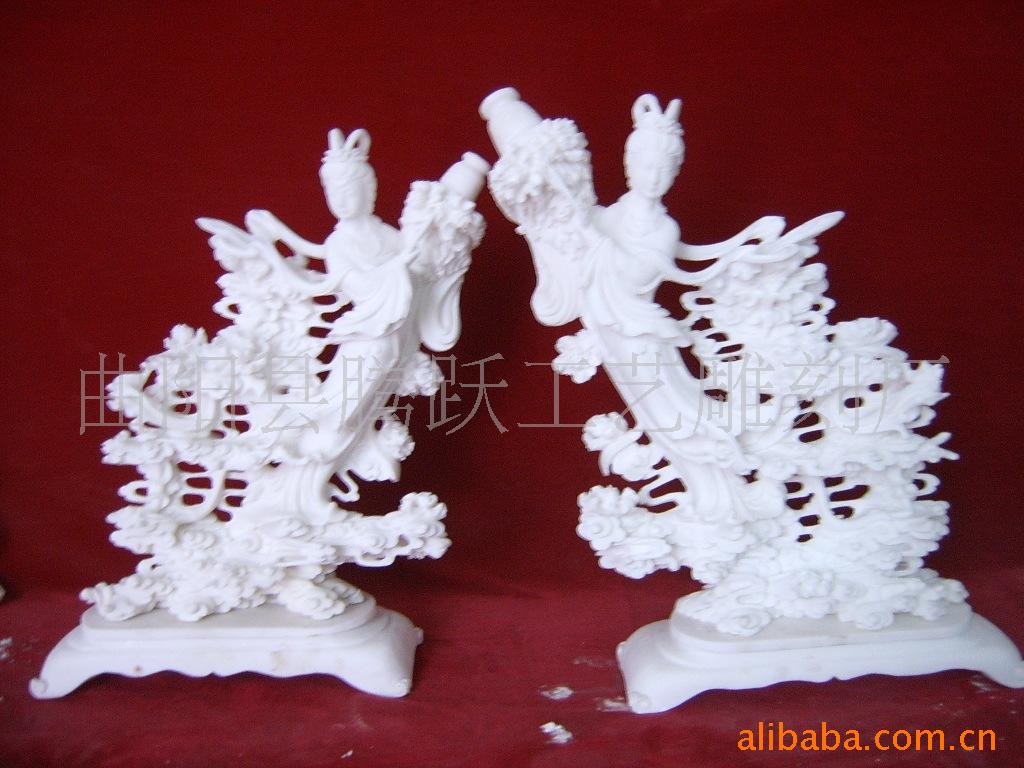 东方的石雕<em>天女散花雕塑</em> 飘出了天仙的美图片
