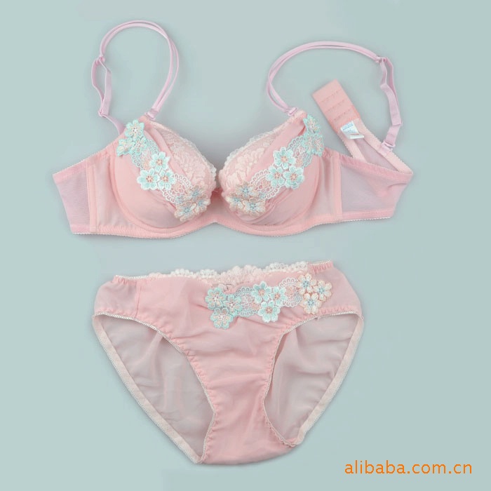 kis 莲开并蒂<em>少女可爱</em>内衣裤 <em>文胸</em>套装 甜美雪纺