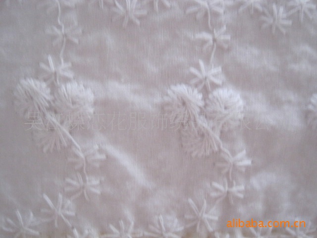【供应棉布绣花面料-棉布刺绣花边】