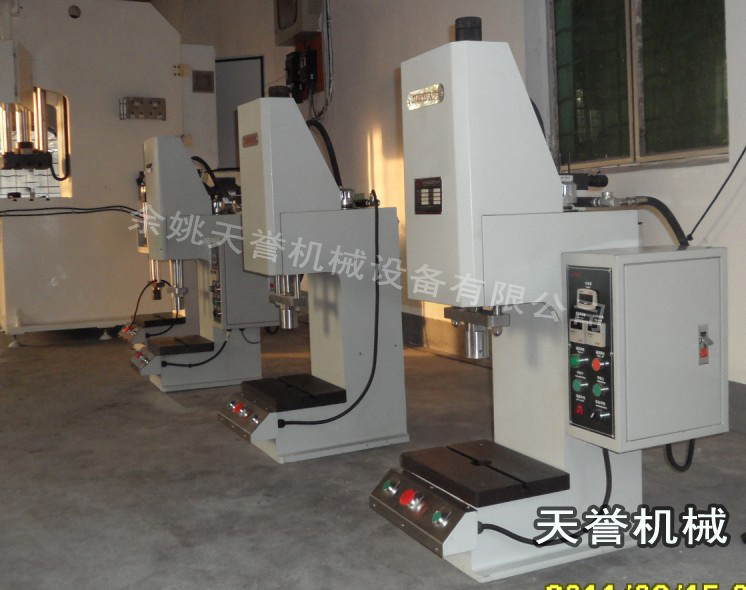 供应天誉TY301台式单柱型液压机