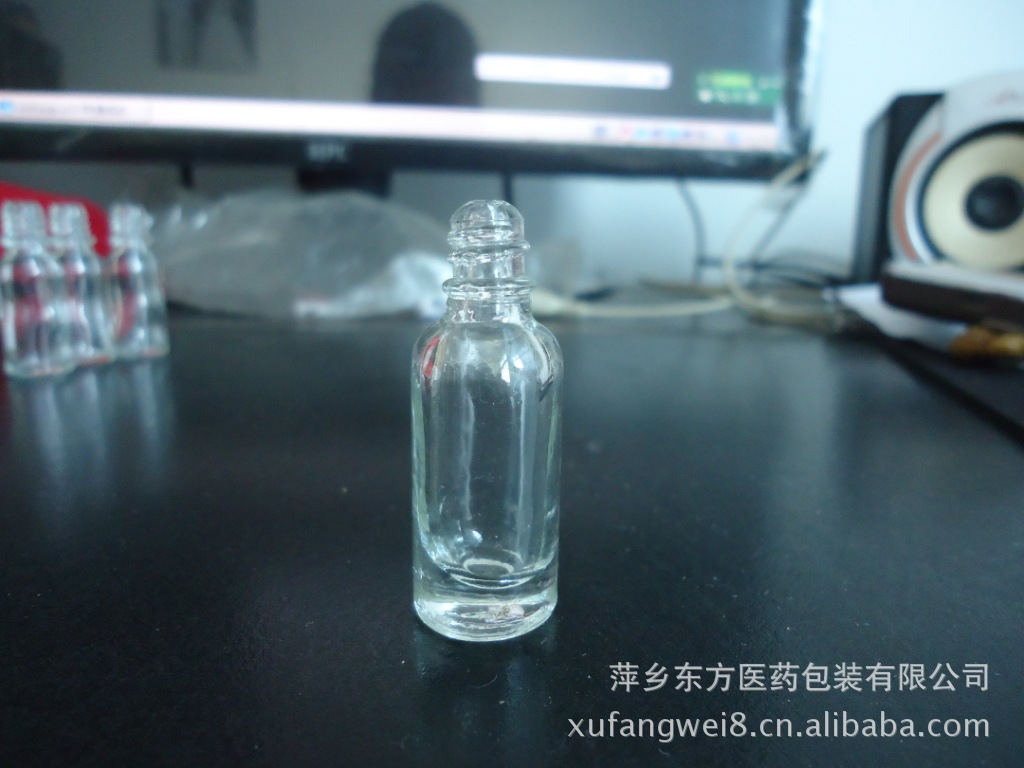 【直销钠钙玻璃高白料6毫升椭圆形风油精瓶,精