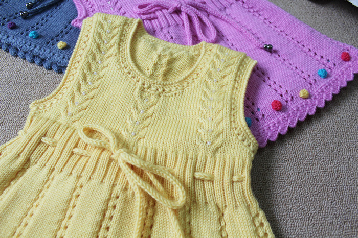 宝宝毛衣婴儿毛衣裙纯手工编织羊毛儿童毛衣背