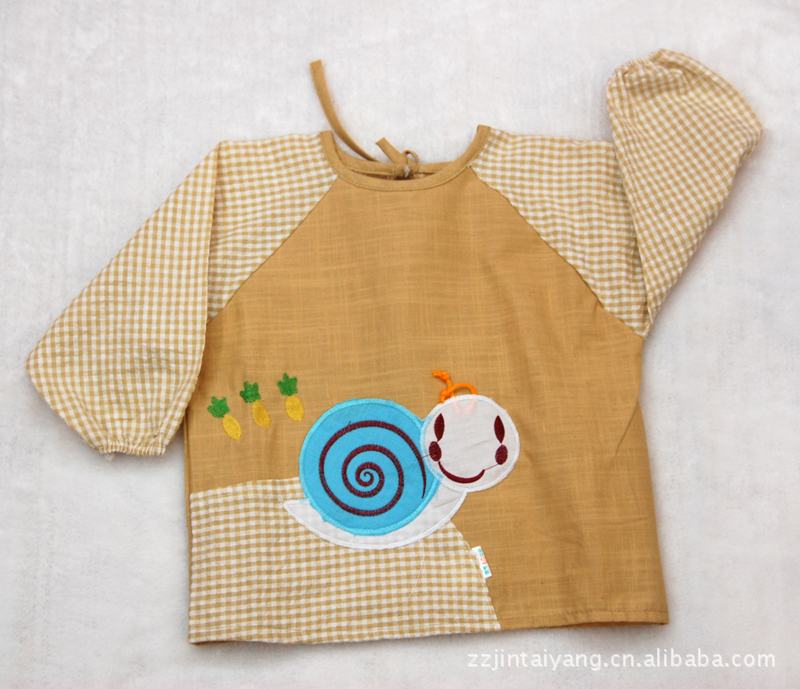 批发蜗牛图案宝宝罩衣 0-3岁防水防污儿童罩衣