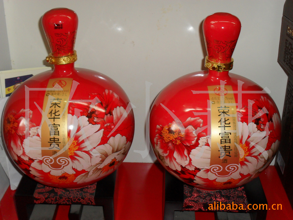 供应五粮液集团保健酒 荣华富贵 工艺品白酒