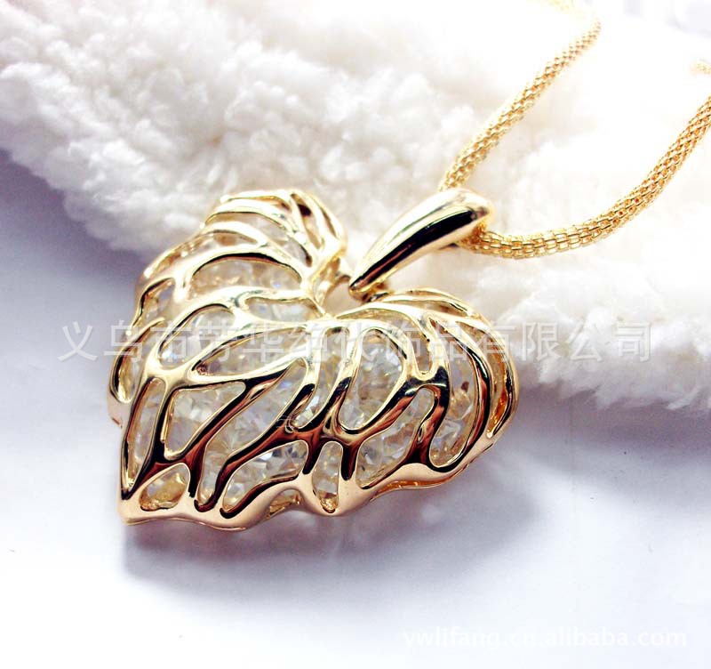 批发供应爱心裸钻水晶树叶吊坠项链 水晶饰品