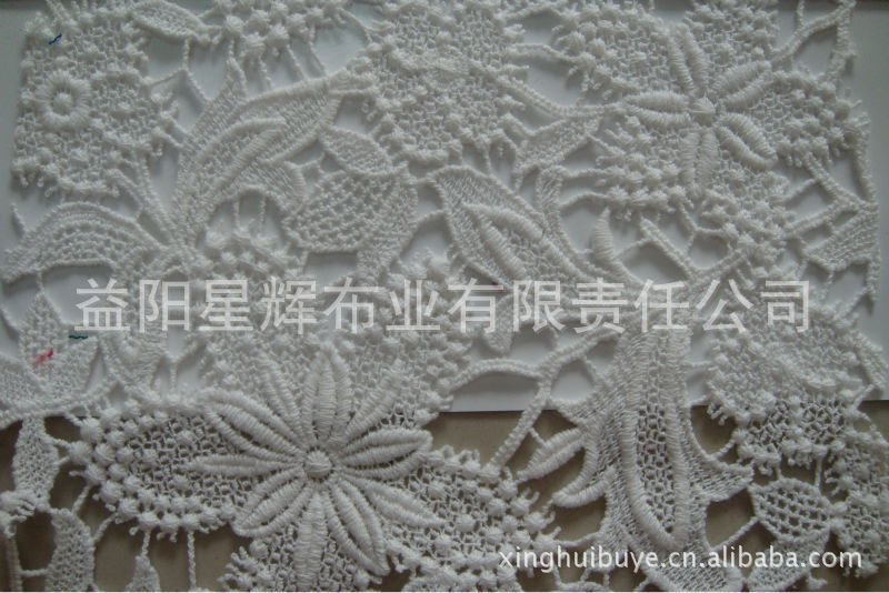 现货供应纯棉电脑绣花面料,电脑绣花朵面料,XHF18