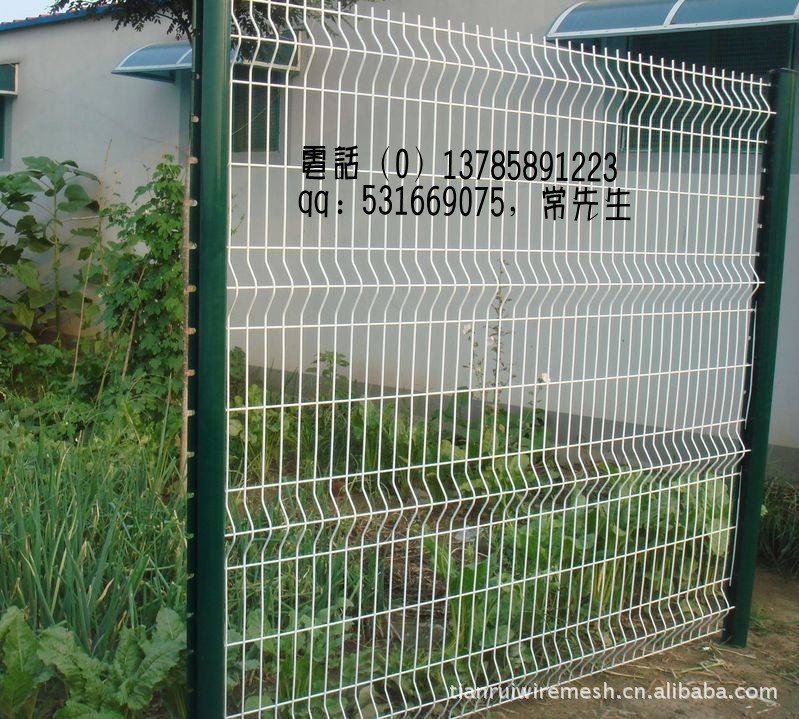 【专业生产低碳钢丝浸塑围栏网、铁丝围网、过