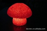 水晶蘑菇七彩LED小夜灯，新奇特发光玩� 蘑菇小夜� 创意夜灯