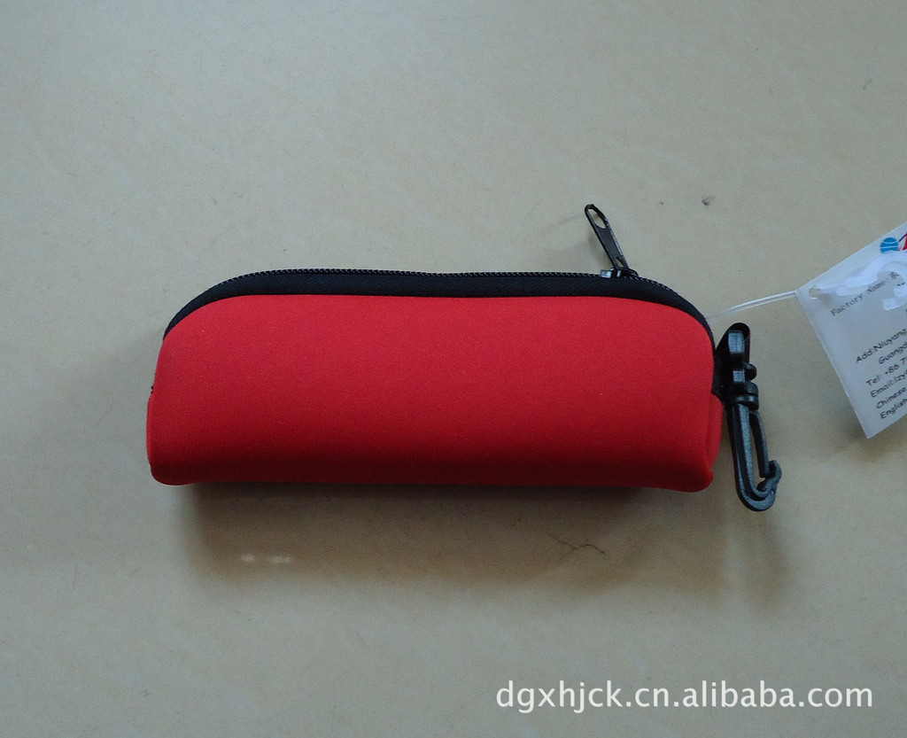 时尚设计精工制作多款多色潜水料眼镜套图片,