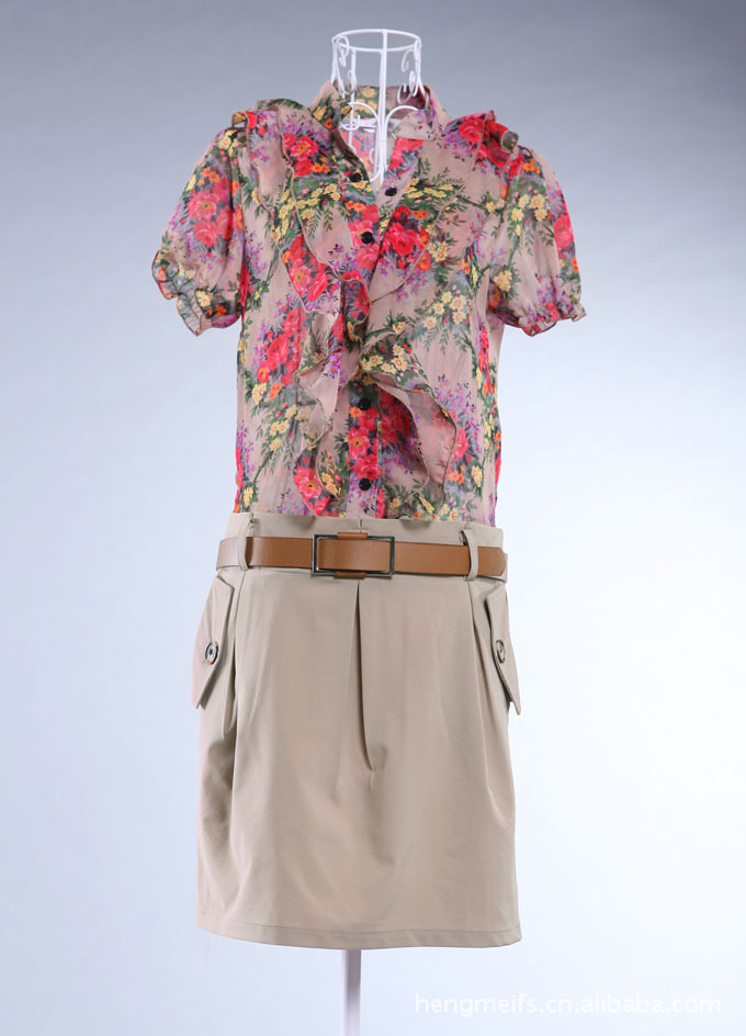 2011流行<em>品牌女装</em> 韩版<em>OL</em>风格拼接碎花雪纺连