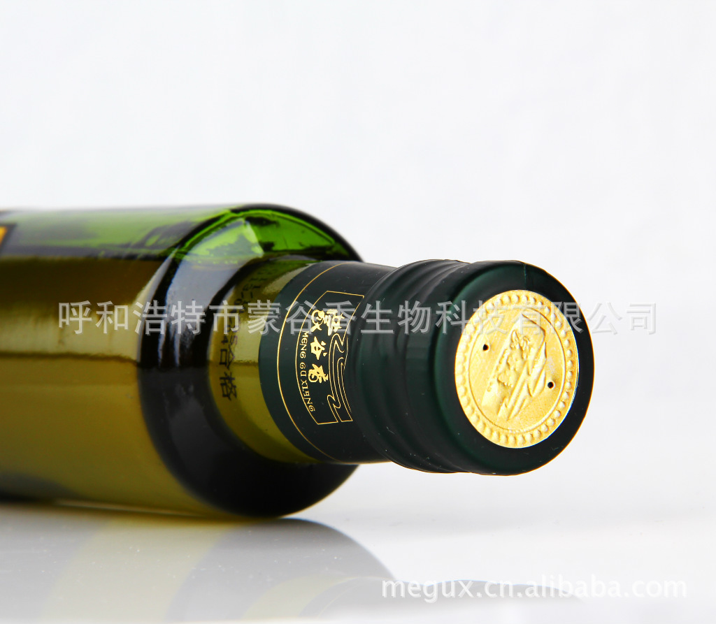 廠家直供內(nèi)蒙古冷榨亞麻籽油 蒙谷香脫蠟亞麻油500ml亞麻酸含量高