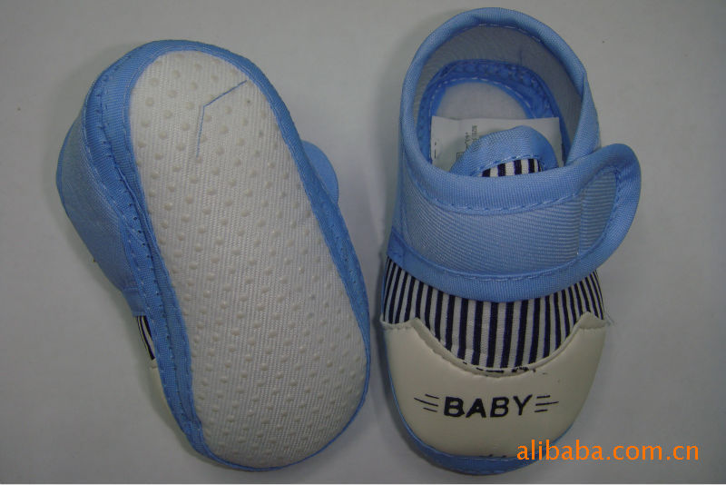 婴儿皮革拼接棉布绣英文字母粘扣学步鞋 2.80