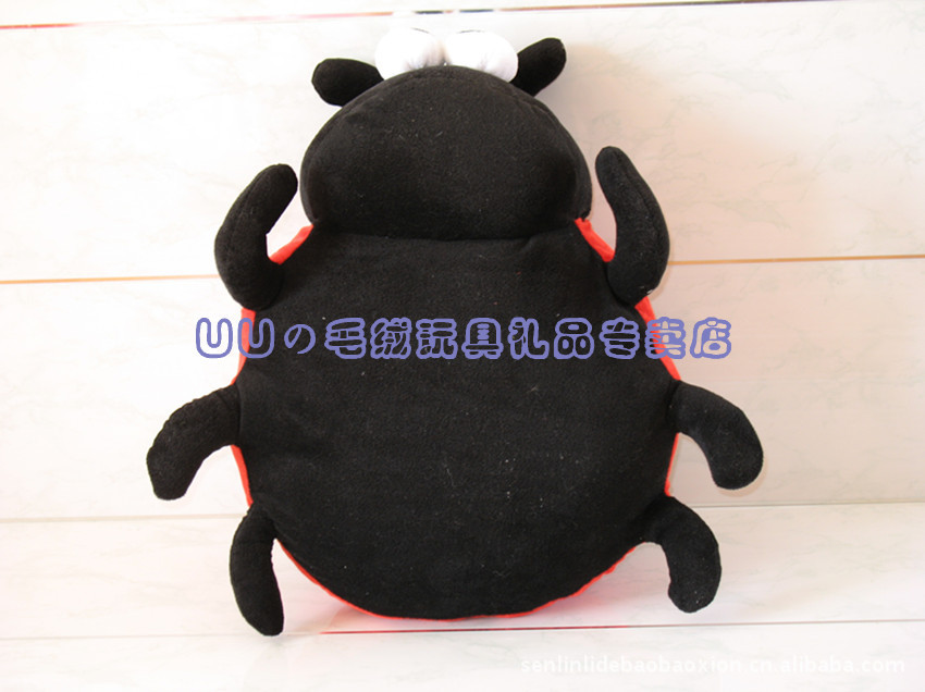 红色甲壳虫抱枕 毛绒玩具<em>七星瓢虫</em>靠垫 玩具布