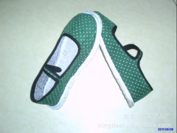 民族风格<em>绣花鞋 女</em>布鞋 纯手工 千层捺底 绣花鞋