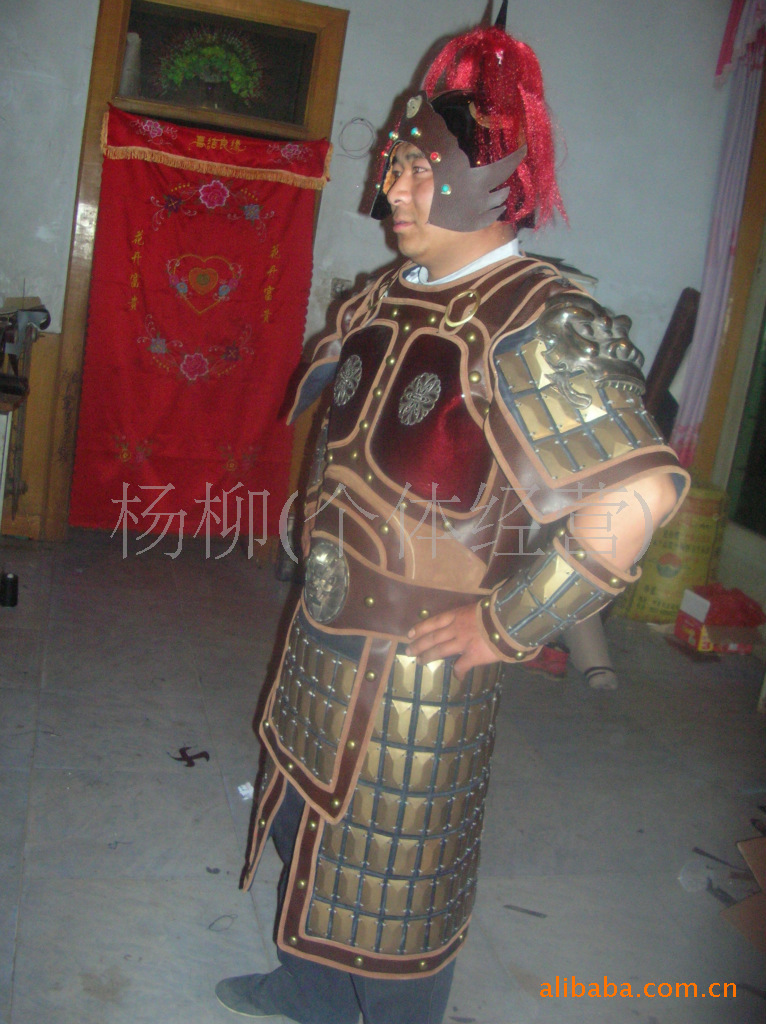 现今已有25年的历史,我公司主要生产;盔甲(中式盔甲,日本盔甲)盾牌