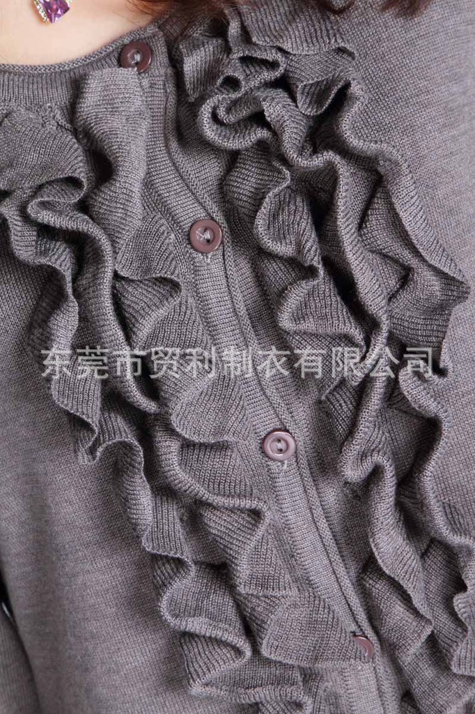 【<em>品牌特价</em>2013<em>羊绒</em>衫波浪褶<em>长款</em>全棉针织衫