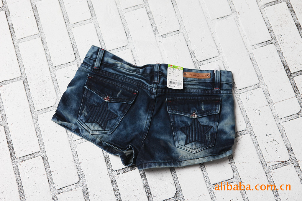 2011新款春夏限量复古<em>牛仔裤女短裤</em>女三分裤