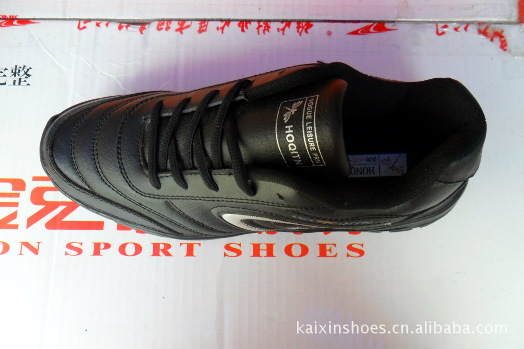 低价销售<em>红蜻蜓</em>品牌运动<em>鞋</em>男女皮面运动鞋PU