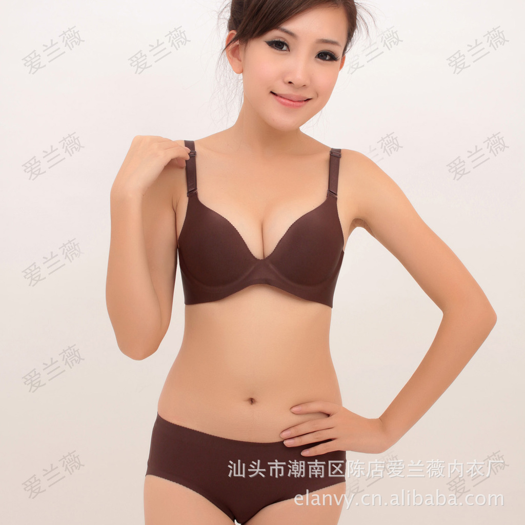 【爱兰薇 一片式无痕水袋精油柔珠强<em>聚拢</em>光面