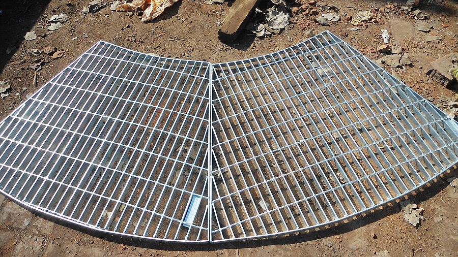 【河北防滑楼梯踏步板厂,衡水防滑楼梯】