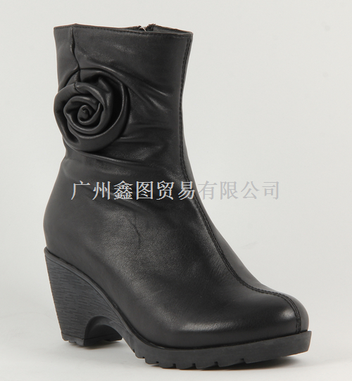 批发定做真皮<em>女鞋</em> 网店<em>免费</em>加盟<em>代理</em> 手工玫瑰