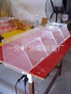 【化妆品展厅设计专卖店展台木制制作展柜广告设计参考文献图片