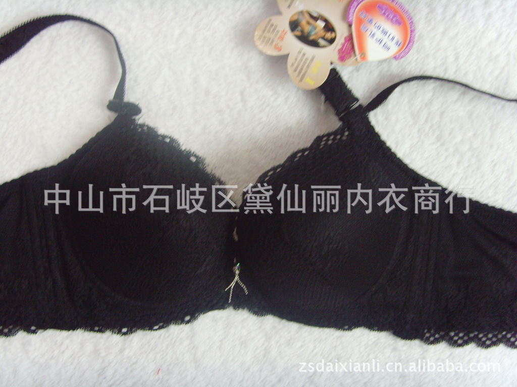 <em>批发</em>采购<em>文胸</em>-东莞<em>金冠夫人</em>3026款a杯一系列