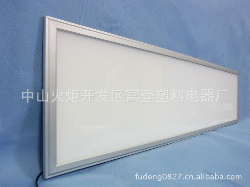 300x1200mm LED面板灯