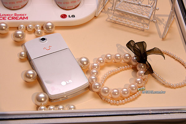 LG KF350女性翻盖 冰淇淋手机 女士手机 甜美