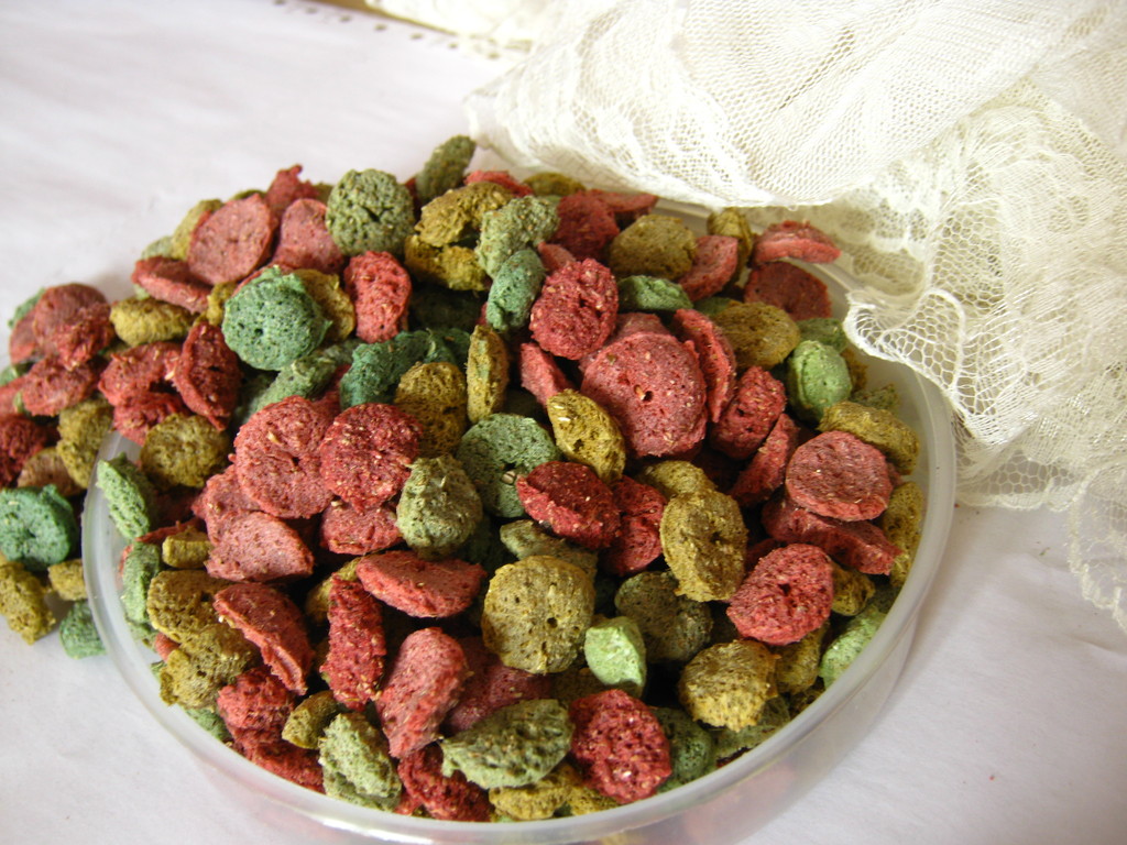 【牧草彩色草圈饼干 小宠通用 拌食 兔粮 鼠粮 纯牧草制作】价格,厂家,图片,,济南国冬牧场宠物食品有限公司-马可波罗网