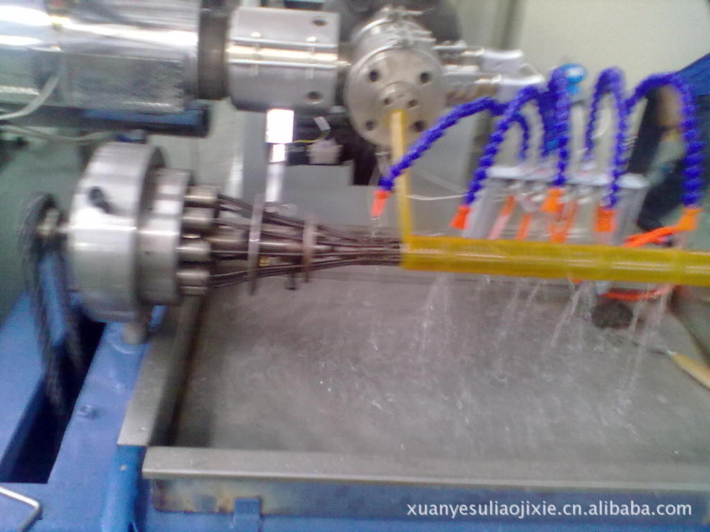 塑机辅机-PVC螺旋管,加筋缠绕管模具及成套设