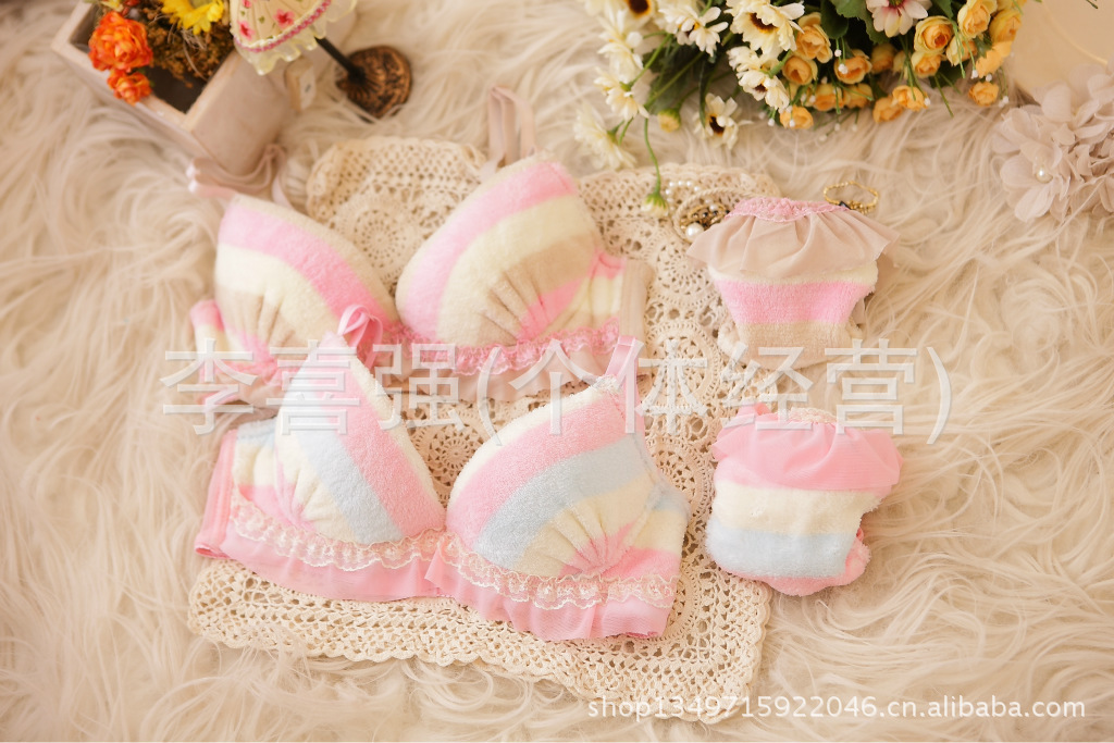 特价性感深V<em>胸罩文胸</em> 行家<em>拿货</em>周 内衣批发 康