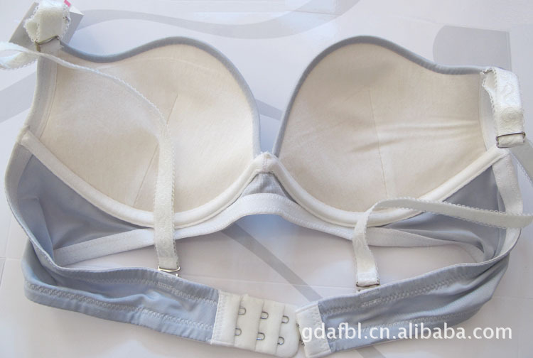 库存特价清仓 <em>莫代尔</em>聚拢<em>文胸批发</em> 光面图片,库