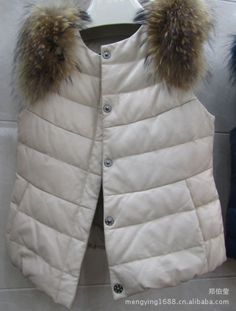 批发采购<em>女式马甲</em>背心-真皮<em>羽绒加长马甲</em>/海宁