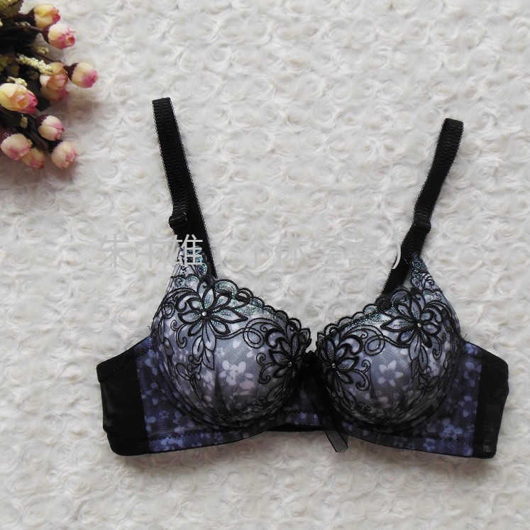 <em>批发</em>采购<em>文胸</em>-<em>普宁</em>女士<em>文胸批发</em> 聚拢调整型文