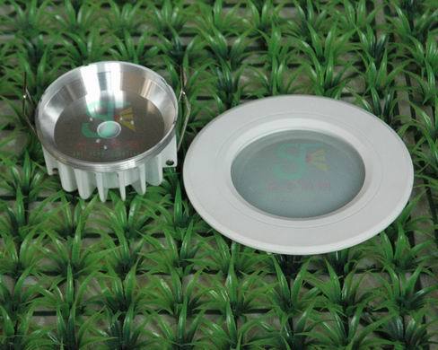 调整大小 压铸杯筒灯后杯正面