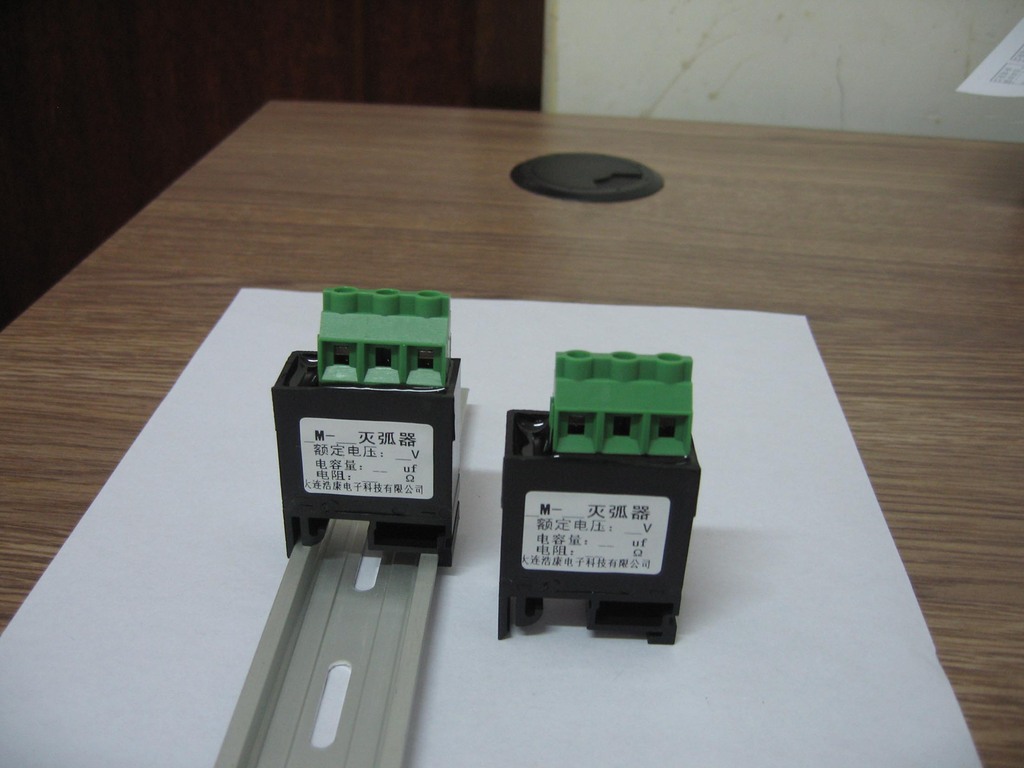 【电子灭弧器火花抑制器浪涌保护器rc阻容器】