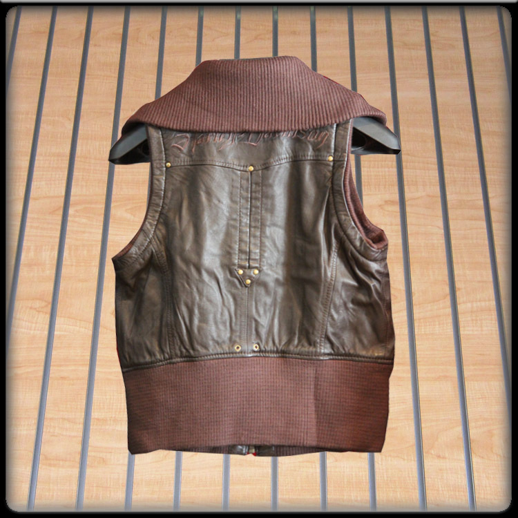 批发采购<em>男式马甲</em>-<em>厂家</em>低价供应修身哈雷<em>皮马</em>