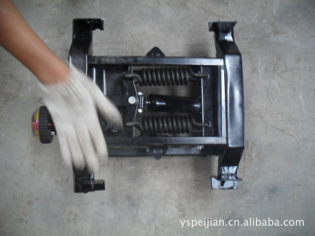 大量供应汽车座椅减震器——东风153减震器