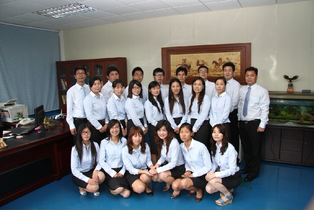 办公室员工合影