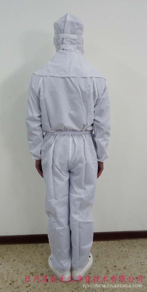 直开连体服+披肩帽背面